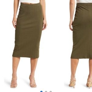 Brand New With Tags Bobeau Ribbed Midi Skirt in Olive. Size L